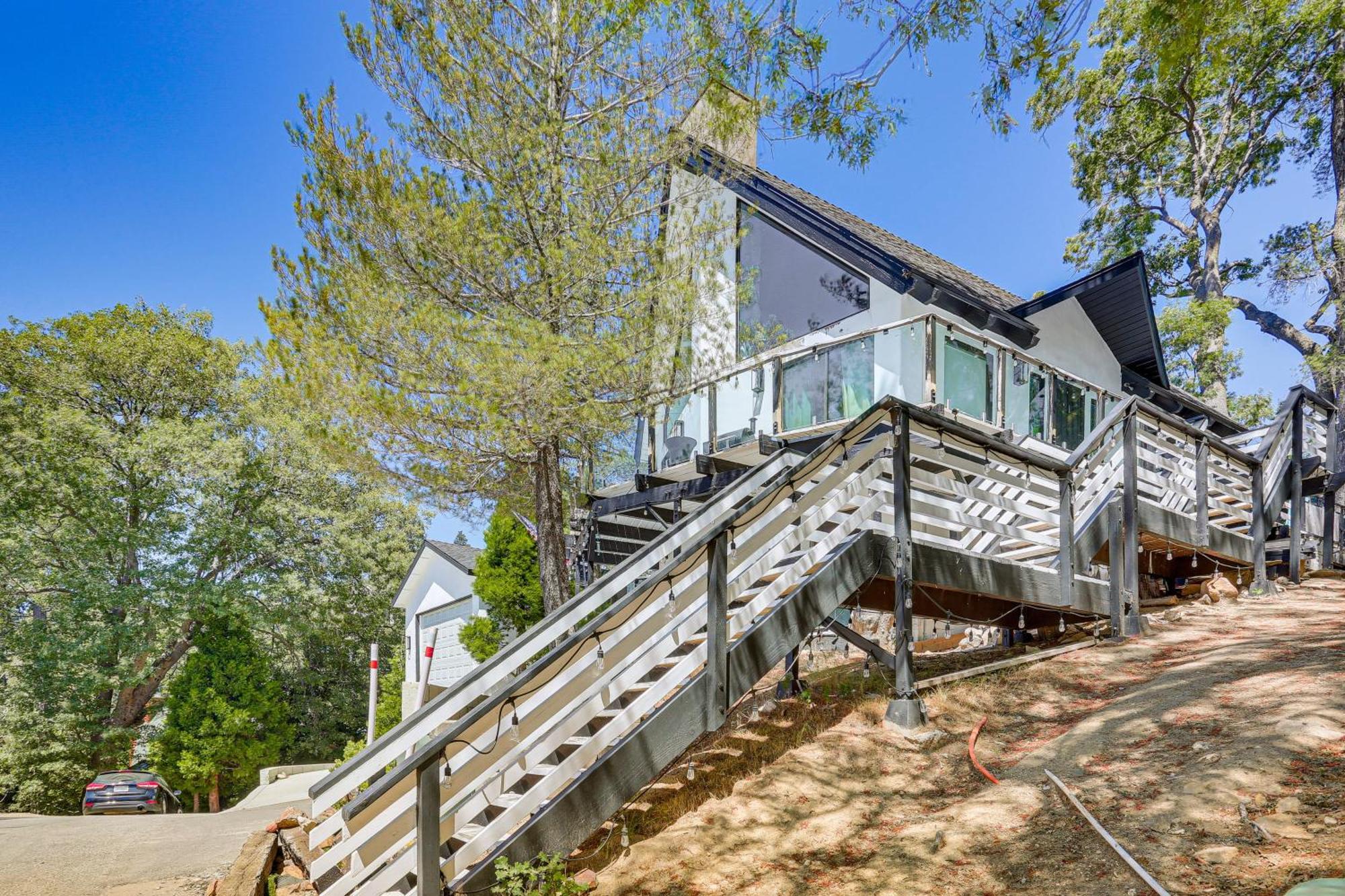 Lake Arrowhead Cabin With Hot Tub And Mountain Views! 외부 사진