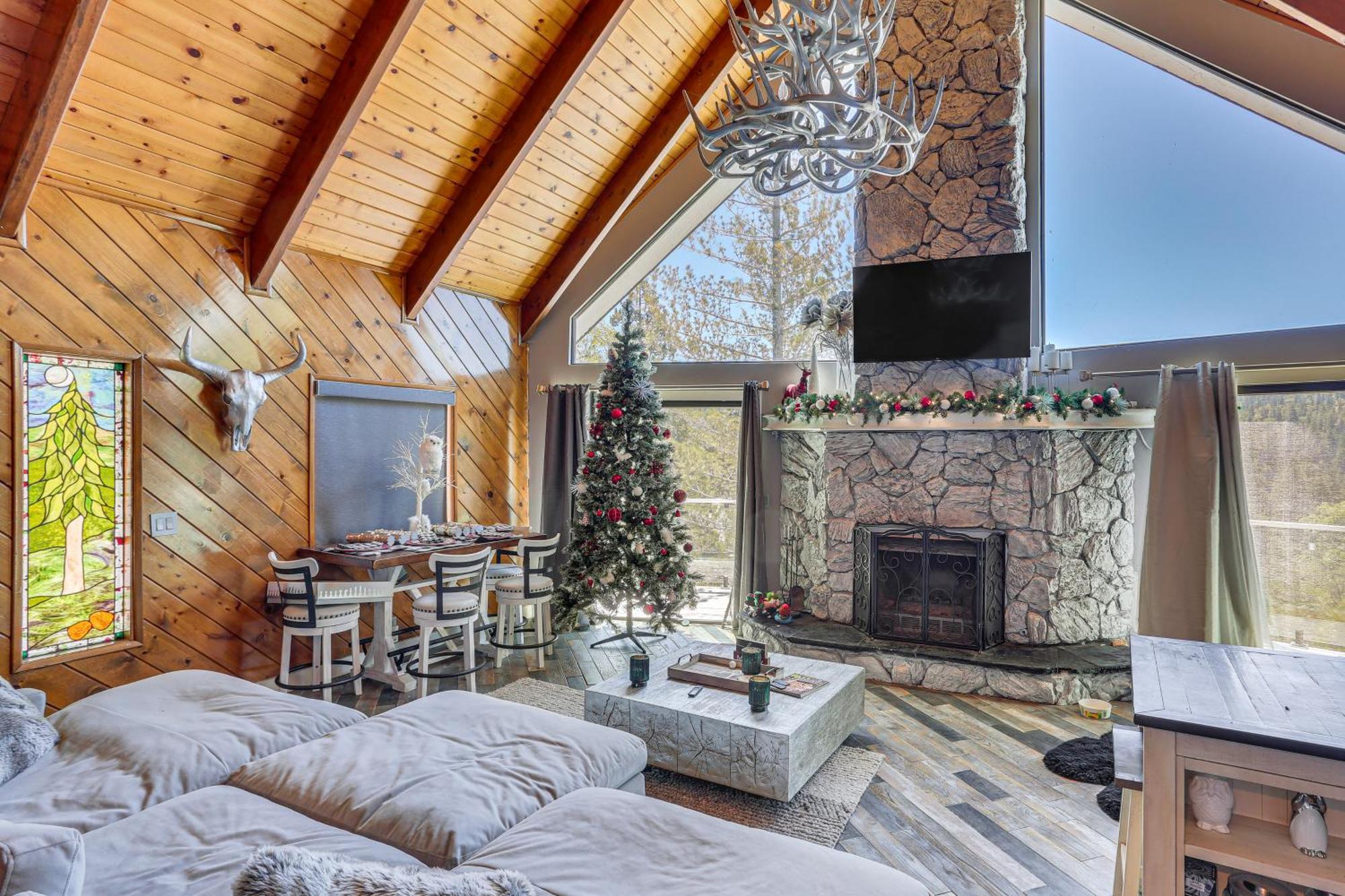 Lake Arrowhead Cabin With Hot Tub And Mountain Views! 외부 사진